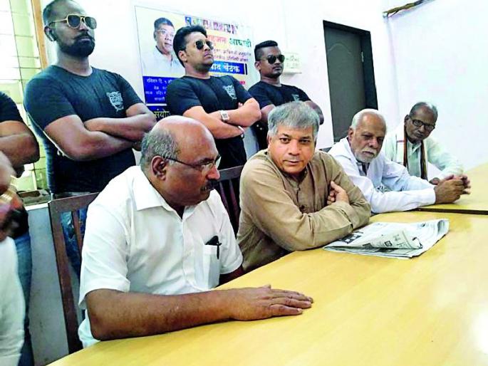 Suicides will not solve the question of Maratha reservation | आत्महत्यांनी मराठा आरक्षणाचा प्रश्न सुटणार नाहीच Suicides will not solve the question of Maratha reservation | आत्महत्यांनी मराठा आरक्षणाचा प्रश्न सुटणार नाहीच