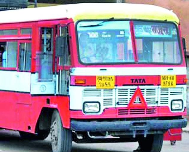 Free passes to girls by transport | परिवहनतर्फे मुलींना मोफत पास Free passes to girls by transport | परिवहनतर्फे मुलींना मोफत पास