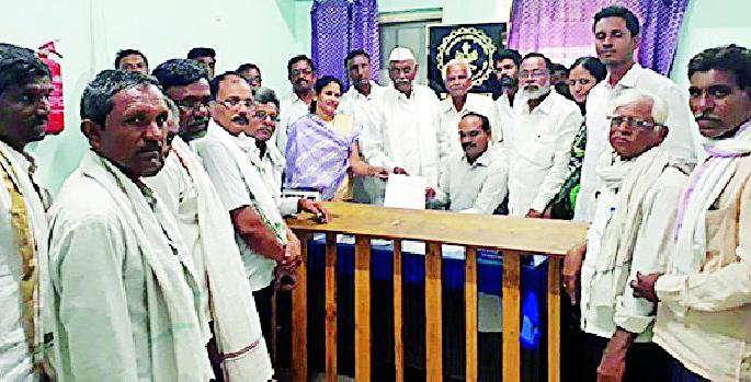 Maregaon Congress's plea against inflation | महागाईविरोधात मारेगाव काँग्रेसचे निवेदन Maregaon Congress's plea against inflation | महागाईविरोधात मारेगाव काँग्रेसचे निवेदन