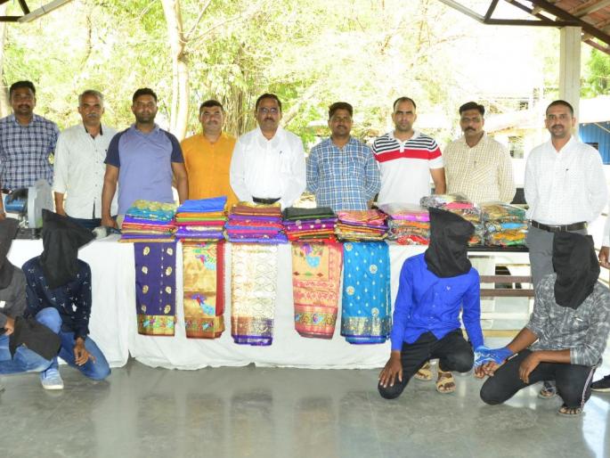 Paithani's dancer thieves trapped in police | पैठणीचा नाचरा चोर पोलिसांच्या जाळ्यात Paithani's dancer thieves trapped in police | पैठणीचा नाचरा चोर पोलिसांच्या जाळ्यात