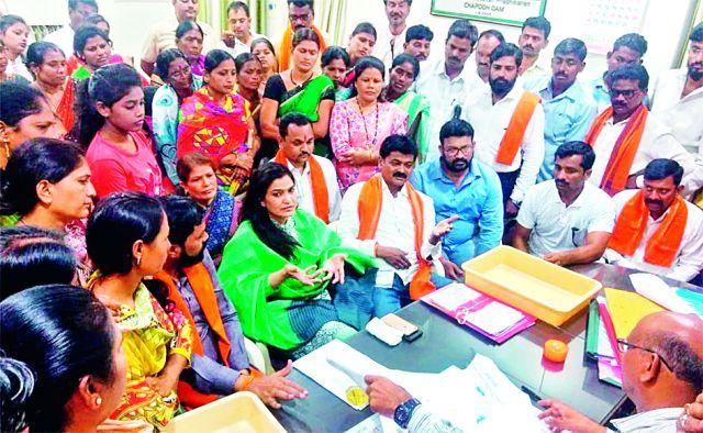 Shivsainik hit 'Majpra' | शिवसैनिक ‘मजीप्रा’वर धडकले