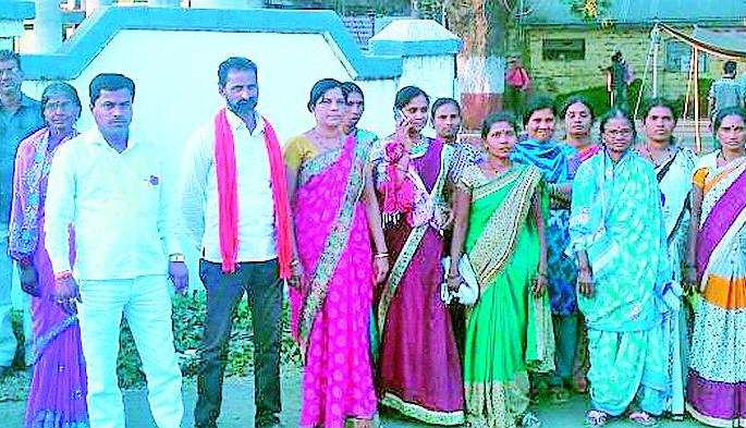 Against the Wadki police, SP has run against the police | वडकी पोलिसांविरूद्ध ‘एसपीं’कडे धाव Against the Wadki police, SP has run against the police | वडकी पोलिसांविरूद्ध ‘एसपीं’कडे धाव