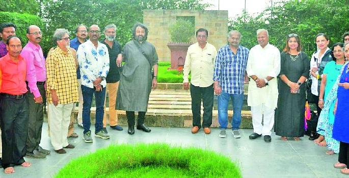 The energy of renewed energy was found in the inspiration of the arts | कलासक्त मनांना प्रेरणास्थळावर मिळाली नवनिर्मितीची ऊर्जा The energy of renewed energy was found in the inspiration of the arts | कलासक्त मनांना प्रेरणास्थळावर मिळाली नवनिर्मितीची ऊर्जा