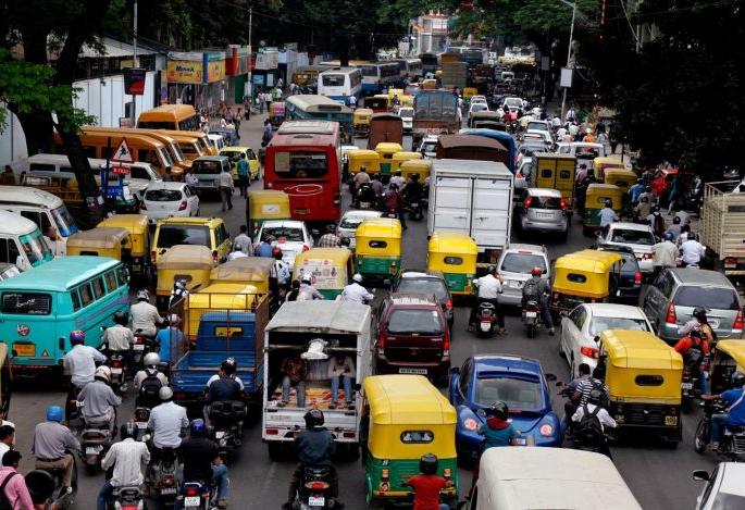 Those who break the rules of transportation need a punishment; Expert tone from Nagpur | वाहतुकीचे नियम मोडणाऱ्यांना लगाम आवश्यक; नागपुरातील तज्ज्ञांचा सूर