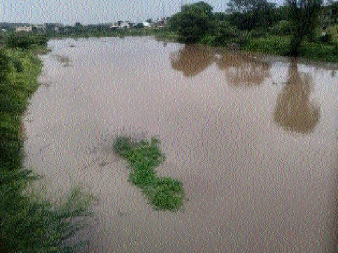 Four months after the rains | चार महिन्यांनंतर जाणवला पावसाळा Four months after the rains | चार महिन्यांनंतर जाणवला पावसाळा