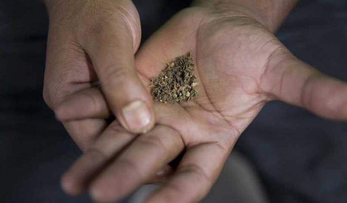 Now in the liquor ban district, action will be taken against the Gutkha | दारूबंदीच्या जिल्ह्यात आता खर्रा विक्रेत्यांवर कारवाईचा बडगा Now in the liquor ban district, action will be taken against the Gutkha | दारूबंदीच्या जिल्ह्यात आता खर्रा विक्रेत्यांवर कारवाईचा बडगा