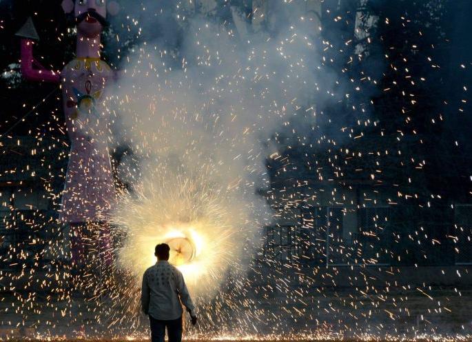Diwali crackers sound and air pollution will be observed in Nagpur | दिवाळी फटाक्यांच्या ध्वनी व वायुप्रदूषणाची नागपुरात होणार तपासणी Diwali crackers sound and air pollution will be observed in Nagpur | दिवाळी फटाक्यांच्या ध्वनी व वायुप्रदूषणाची नागपुरात होणार तपासणी