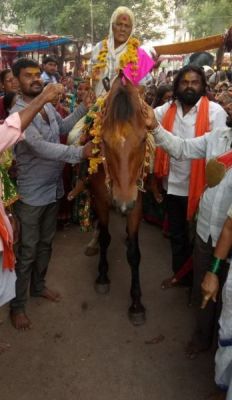Journey to Mahakali; Chandrapur Vary happens only through the yagnaamay's courage | महाकाली यात्रा; यमुनामायच्या धाडसानेच घडते आहे चंद्रपूर वारी