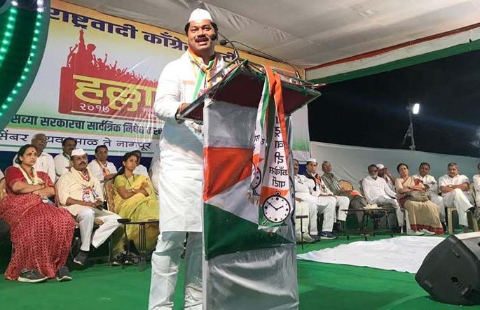 ... then let the chief minister come out with cow's milk; Warning of Opposition Leader Dhananjay Munde | ...तर मुख्यमंत्र्यांना गाईचे दूध काढायला लावू; विरोधी पक्ष नेते धनंजय मुंडे यांचा इशारा ... then let the chief minister come out with cow's milk; Warning of Opposition Leader Dhananjay Munde | ...तर मुख्यमंत्र्यांना गाईचे दूध काढायला लावू; विरोधी पक्ष नेते धनंजय मुंडे यांचा इशारा