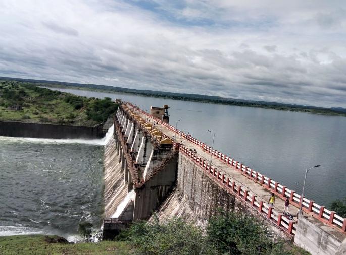 Amravati Medium Project Overflow | अमरावती मध्यम प्रकल्प ओव्हरफलो Amravati Medium Project Overflow | अमरावती मध्यम प्रकल्प ओव्हरफलो