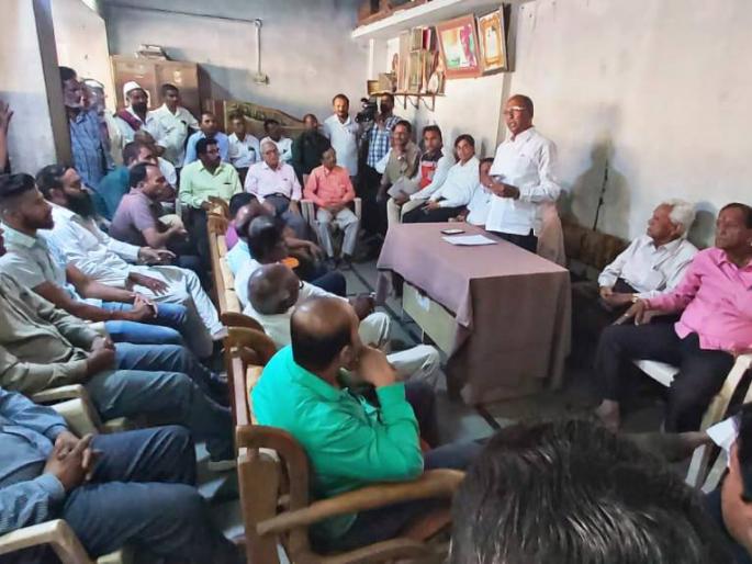 Surveyor survey picture: City goers are ineligible | फेरीवाला सर्वेक्षणातील चित्र : शहरातील ७५२ फेरीवाले अपात्र Surveyor survey picture: City goers are ineligible | फेरीवाला सर्वेक्षणातील चित्र : शहरातील ७५२ फेरीवाले अपात्र