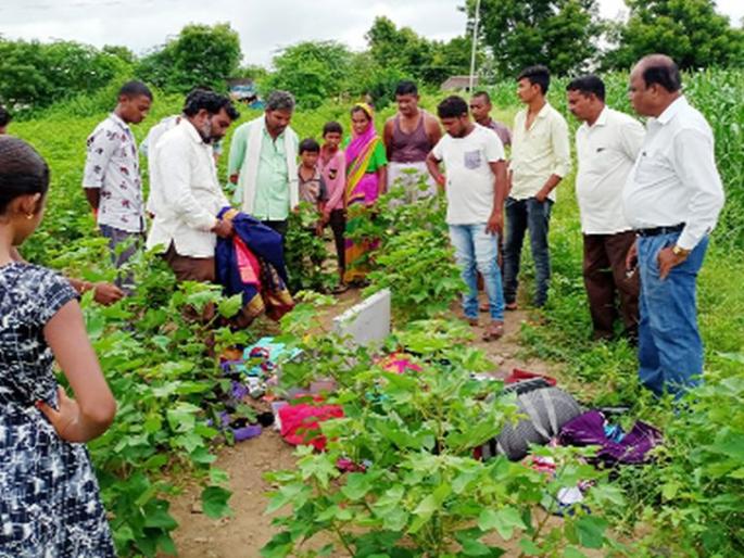 Theft in three places in Asli village | असली गावात तीन ठिकाणी चोरी Theft in three places in Asli village | असली गावात तीन ठिकाणी चोरी