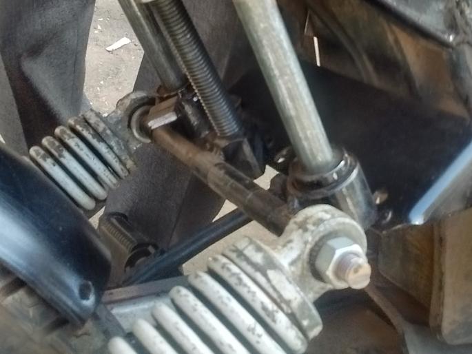 Forget about two-wheelers now, the lamp of Kumbade of Kolhapur | दुचाकीवरील हादरे आता विसरा, कोल्हापूरच्या दीपक कुबडेचे संशोधन Forget about two-wheelers now, the lamp of Kumbade of Kolhapur | दुचाकीवरील हादरे आता विसरा, कोल्हापूरच्या दीपक कुबडेचे संशोधन