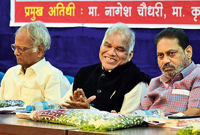 Now fight on the road to the reservation | आरक्षणासाठी आता रस्त्यावर लढाई