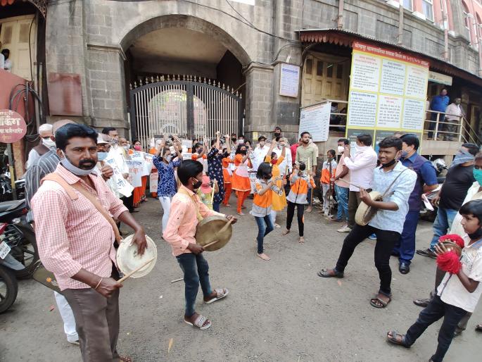 Take care of house robbers: Action Committee | घरफाळ्यांतून दरोडा घालणाऱ्यांचा बंदोबस्त करा : कृती समिती Take care of house robbers: Action Committee | घरफाळ्यांतून दरोडा घालणाऱ्यांचा बंदोबस्त करा : कृती समिती