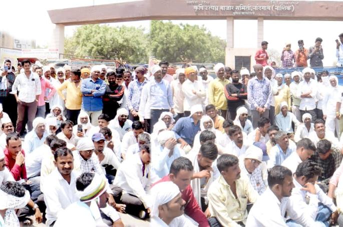 Rasta Roko movement in front of the market committee | बाजार समितीसमोर रास्ता रोको आंदोलन Rasta Roko movement in front of the market committee | बाजार समितीसमोर रास्ता रोको आंदोलन