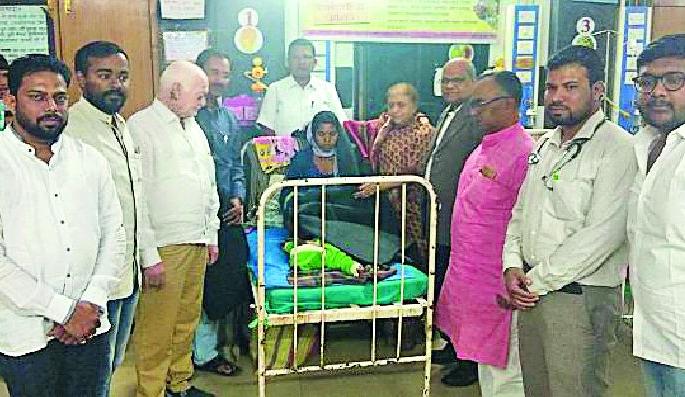 Beetle boredom | थंंडीच्या गारव्यात मायेची ऊब Beetle boredom | थंंडीच्या गारव्यात मायेची ऊब