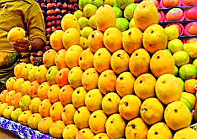 Be careful! Poisoning through the stomach | सावधान! पोटात आंब्यातून जातेय विष Be careful! Poisoning through the stomach | सावधान! पोटात आंब्यातून जातेय विष