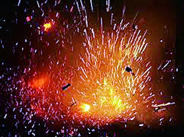 The risk of 'ammo bomb' in the city center | शहरातील मध्यवस्तीत ‘बारूद बॉम्ब’चा धोका The risk of 'ammo bomb' in the city center | शहरातील मध्यवस्तीत ‘बारूद बॉम्ब’चा धोका