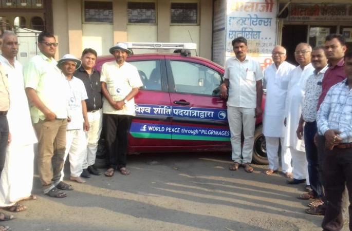 Five thousand kilometers to world peace; Travel Pune to Nagasaki | विश्वशांतीसाठी पाच हजार कि.मी.ची पदयात्रा; पुणे ते नागासाकी प्रवास Five thousand kilometers to world peace; Travel Pune to Nagasaki | विश्वशांतीसाठी पाच हजार कि.मी.ची पदयात्रा; पुणे ते नागासाकी प्रवास