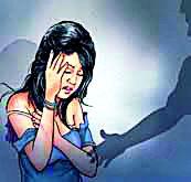 The grandfather's pornographic tricks with the youngster | चिमुकलीसोबत आजोबाचे अश्लील चाळे The grandfather's pornographic tricks with the youngster | चिमुकलीसोबत आजोबाचे अश्लील चाळे