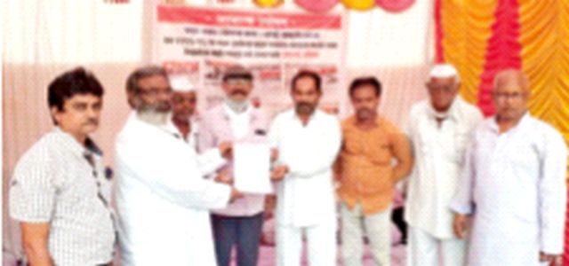 Finally, the fast of Arai's project victims is back on the ninth day | अखेर आराईच्या प्रकल्पग्रस्तांचे उपोषण नवव्या दिवशी मागे