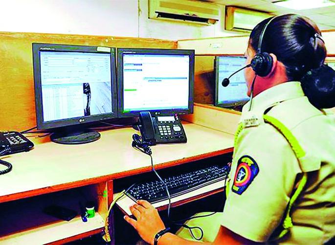 The police helpline room became the basis for the police | पोलीस हेल्पलाइन कक्ष पोलिसांसाठी ठरला आधार The police helpline room became the basis for the police | पोलीस हेल्पलाइन कक्ष पोलिसांसाठी ठरला आधार