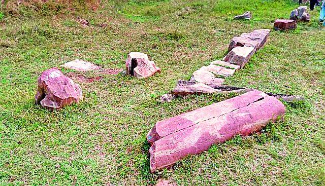 The development of ancient Buddhist temples stemmed | प्राचीन बौद्धस्तुपांचा विकास रखडला The development of ancient Buddhist temples stemmed | प्राचीन बौद्धस्तुपांचा विकास रखडला