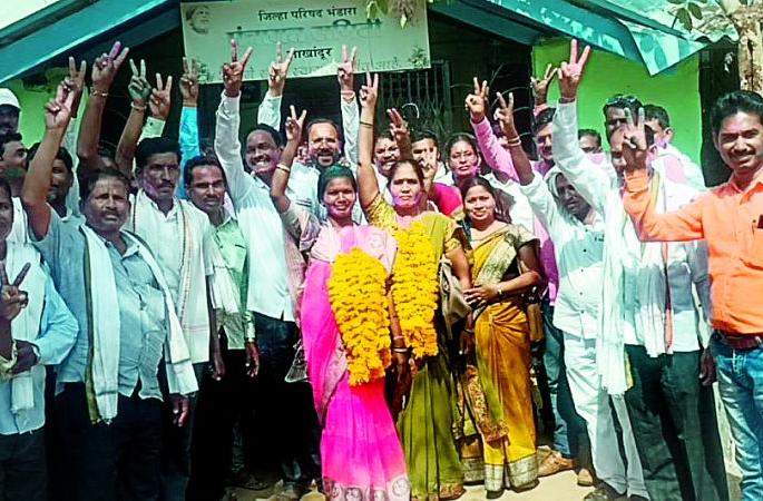 Four for NCP, two for Congress and one for BJP | राष्ट्रवादी चार, काँग्रेस दोन, तर भाजपच्या झाेळीत एक सभापती