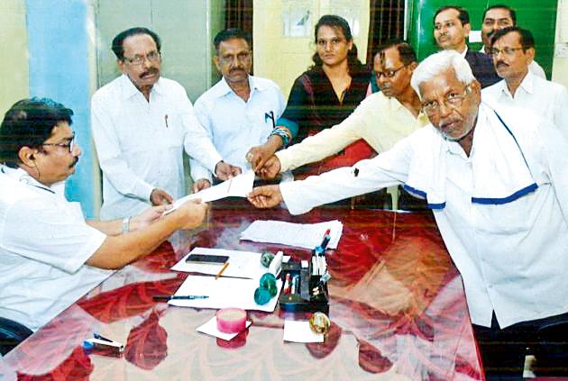 Enhance Sanjay Gandhi, Shravanabal Pension | संजय गांधी, श्रावणबाळ निवृत्तीवेतनात वाढ करा Enhance Sanjay Gandhi, Shravanabal Pension | संजय गांधी, श्रावणबाळ निवृत्तीवेतनात वाढ करा