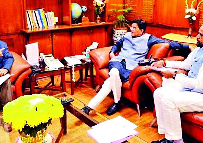 Committed to give justice to the project affected farmers | प्रकल्पग्रस्त शेतकºयांना न्याय देण्यास कटिबद्ध Committed to give justice to the project affected farmers | प्रकल्पग्रस्त शेतकºयांना न्याय देण्यास कटिबद्ध