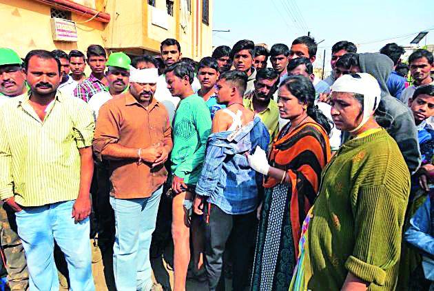 Crushed monkeys | पिसाळलेल्या माकडाचा हल्ला Crushed monkeys | पिसाळलेल्या माकडाचा हल्ला