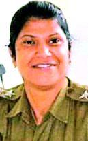 Women police sub-inspector of the ACB | महिला पोलीस उपनिरीक्षक एसीबीच्या जाळ्यात Women police sub-inspector of the ACB | महिला पोलीस उपनिरीक्षक एसीबीच्या जाळ्यात