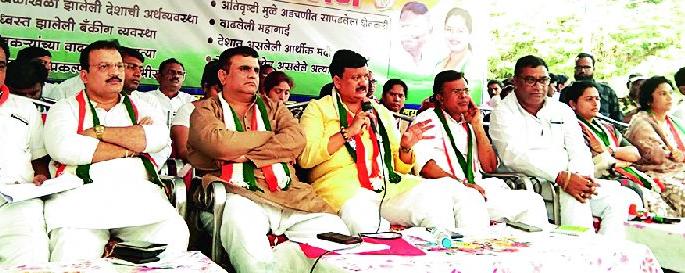 Damage to the crop in the district is 80 percent | जिल्ह्यात ८० टक्के पिकांची हानी Damage to the crop in the district is 80 percent | जिल्ह्यात ८० टक्के पिकांची हानी