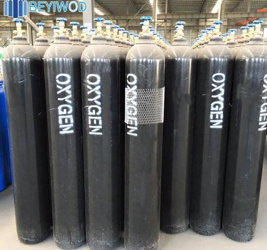 Patients' lives on gas due to shortage of oxygen in Ahmednagar, oxygen supply as usual, shortage due to increase in demand | अहमदनगरमध्ये ऑक्सिजनचा पुरवठा कमी झाल्याने रुग्णांचा जीव गॅसवर, ऑक्सिजनचा पुरवठा नेहमीइतकाच, मागणी वाढल्याने तुटवडा Patients' lives on gas due to shortage of oxygen in Ahmednagar, oxygen supply as usual, shortage due to increase in demand | अहमदनगरमध्ये ऑक्सिजनचा पुरवठा कमी झाल्याने रुग्णांचा जीव गॅसवर, ऑक्सिजनचा पुरवठा नेहमीइतकाच, मागणी वाढल्याने तुटवडा