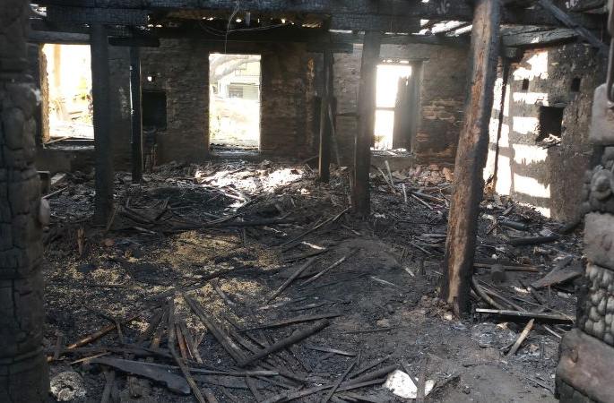 Fire consumes three worlds | आगीत तीन संसार खाक