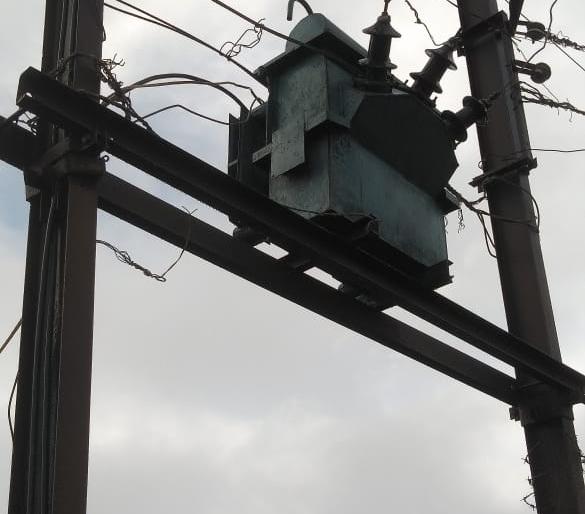 Nirgudpada, Kotamwadi in darkness again due to burning of Rohitra! | रोहित्र जळाल्याने निर्गुडपाडा, कोटमवाडी पुन्हा अंधारात !