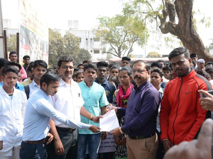 Student Development Association's Dindori Tehsilvar Morcha | विद्यार्थी विकास संघटनेचा दिंडोरी तहसिलवर मोर्चा