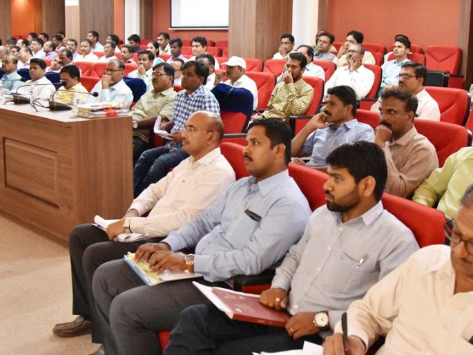 Sangli: Water tanker: Perform micro-planning to complete works before March 2019: Dewale | सांगली  : जलयुक्त शिवार : कामे मार्च 2019 पूर्वी पूर्ण होण्यासाठी सूक्ष्म नियोजन करा :  डवले Sangli: Water tanker: Perform micro-planning to complete works before March 2019: Dewale | सांगली  : जलयुक्त शिवार : कामे मार्च 2019 पूर्वी पूर्ण होण्यासाठी सूक्ष्म नियोजन करा :  डवले