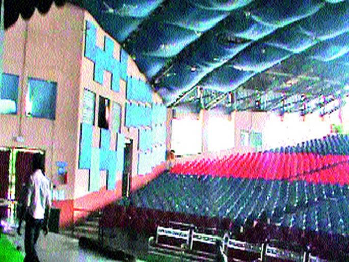 Failure: Please do not allow the noise at the Gaikwad Hall after 10 pm | उपद्रव : रात्री १० वाजेनंतर परवानगी नको गायकवाड सभागृहाच्या ध्वनिप्रदूषणाचा त्रास Failure: Please do not allow the noise at the Gaikwad Hall after 10 pm | उपद्रव : रात्री १० वाजेनंतर परवानगी नको गायकवाड सभागृहाच्या ध्वनिप्रदूषणाचा त्रास
