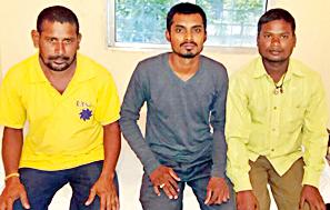 Unlawfulness to drop out of recruitment | भरतीतून वगळल्याने अन्याय Unlawfulness to drop out of recruitment | भरतीतून वगळल्याने अन्याय