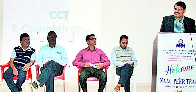 Benefit from the Police Department's online facilities | पोलीस विभागाच्या आॅनलाईन सुविधांचा लाभ घ्यावा Benefit from the Police Department's online facilities | पोलीस विभागाच्या आॅनलाईन सुविधांचा लाभ घ्यावा