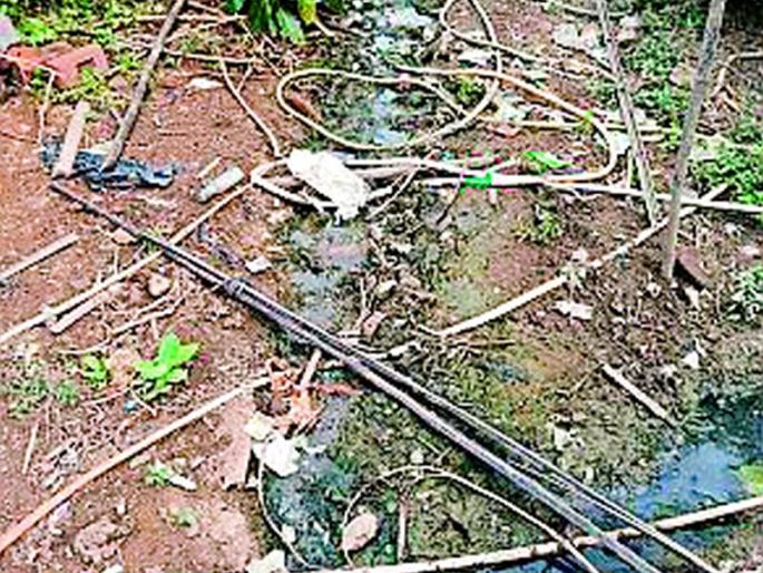 Drain the sludge from the drain for seven years | सात वर्षांपासून नालीतील गाळ उपशाला खो Drain the sludge from the drain for seven years | सात वर्षांपासून नालीतील गाळ उपशाला खो