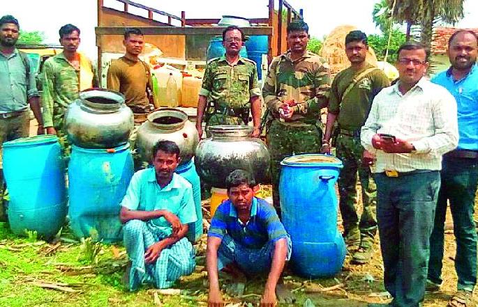 20 raid on liquor shops | २० दारू विक्रेत्यांच्या घरांवर धाडी 20 raid on liquor shops | २० दारू विक्रेत्यांच्या घरांवर धाडी