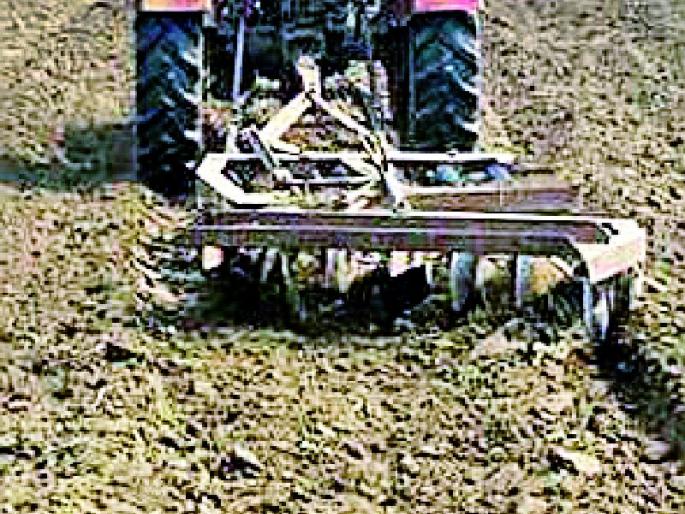 The choice of farmers' tractor | शेतकऱ्यांची ट्रॅक्टरलाच पसंती The choice of farmers' tractor | शेतकऱ्यांची ट्रॅक्टरलाच पसंती