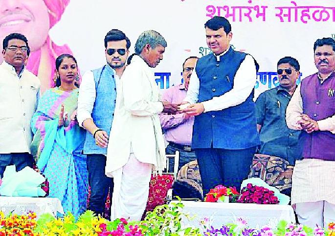 Konarsiri's iron ore project to be rebuilt? | कोनसरीचा लोहखनिज प्रकल्प गुंडाळणार? Konarsiri's iron ore project to be rebuilt? | कोनसरीचा लोहखनिज प्रकल्प गुंडाळणार?
