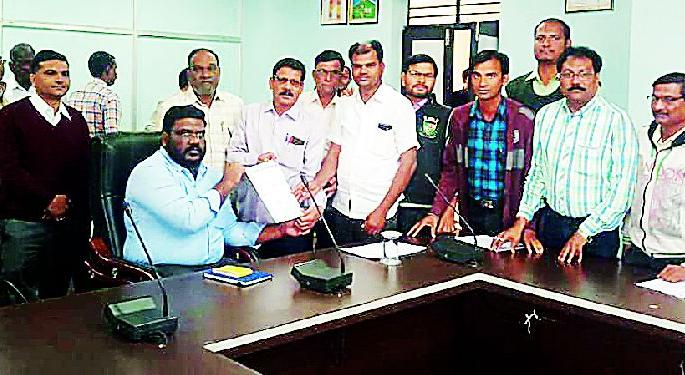 36 school teachers will get the festival ahead immediately | ३६ शाळांतील शिक्षकांचे सण अग्रीम लगेच मिळणार 36 school teachers will get the festival ahead immediately | ३६ शाळांतील शिक्षकांचे सण अग्रीम लगेच मिळणार