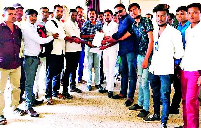 Expel those who insult Mahatma Gandhiji | महात्मा गांधीजींचा अपमान करणाऱ्यांना हद्दपार करा Expel those who insult Mahatma Gandhiji | महात्मा गांधीजींचा अपमान करणाऱ्यांना हद्दपार करा