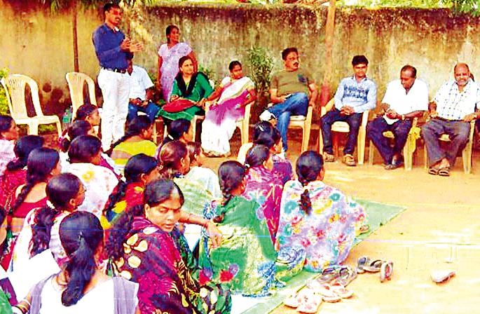 'One service of cleanliness' | चिरेखनी येथे ‘स्वच्छता एक सेवा’ 'One service of cleanliness' | चिरेखनी येथे ‘स्वच्छता एक सेवा’