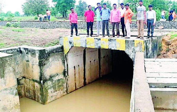 Water again in the groundwater | भुयारी बोगद्यात पुन्हा पाणी Water again in the groundwater | भुयारी बोगद्यात पुन्हा पाणी